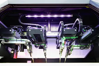 In SPEA's flying probe testers, E2 micro ESD e-chains ensure that the cables are guided safely at maximum dynamics.
