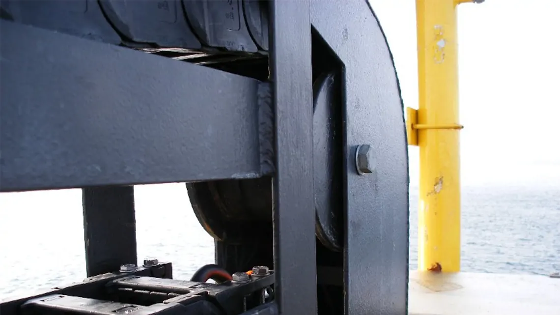 Tidal turbine energy chain