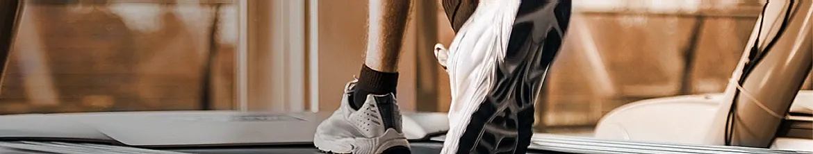 跑步機上的跑步者