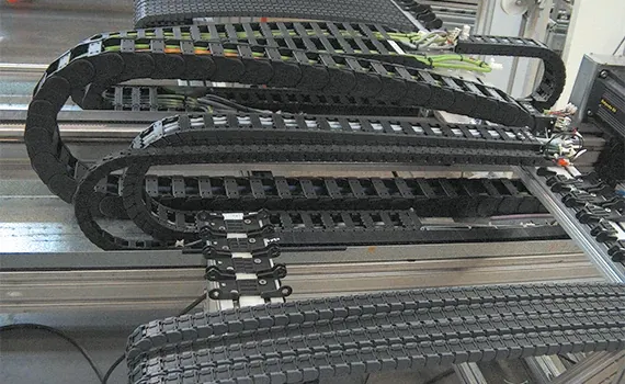 オートメーション技術向け光ファイバーケーブル（FOC）