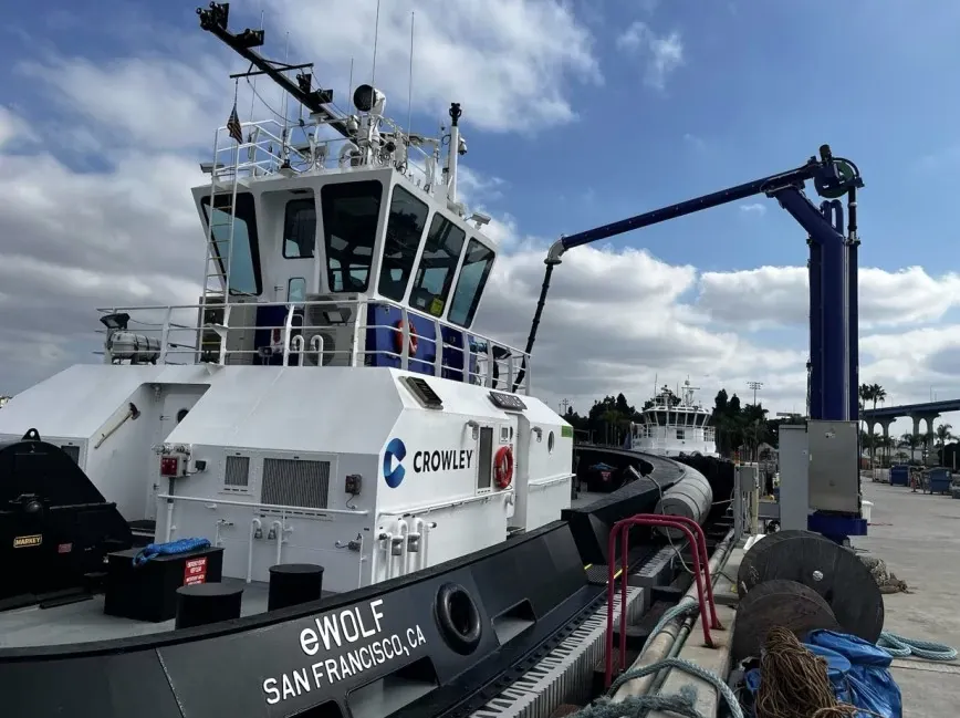 e-dispenser am eWolf im Hafen von San Diego