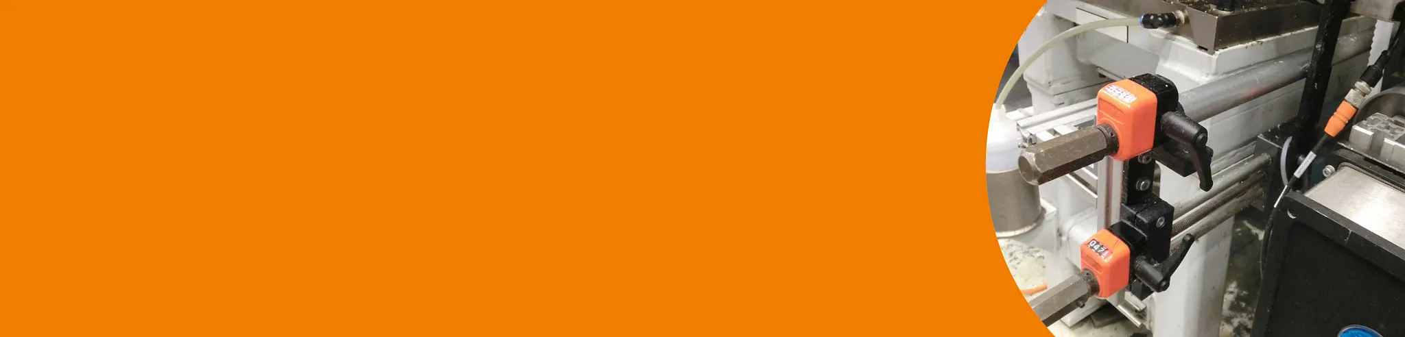 Installation de production de couches-culottes<br><font size="7">365 jours de fonctionnement continu sans lubrification<br>grâce aux axes linéaires drylin</font>