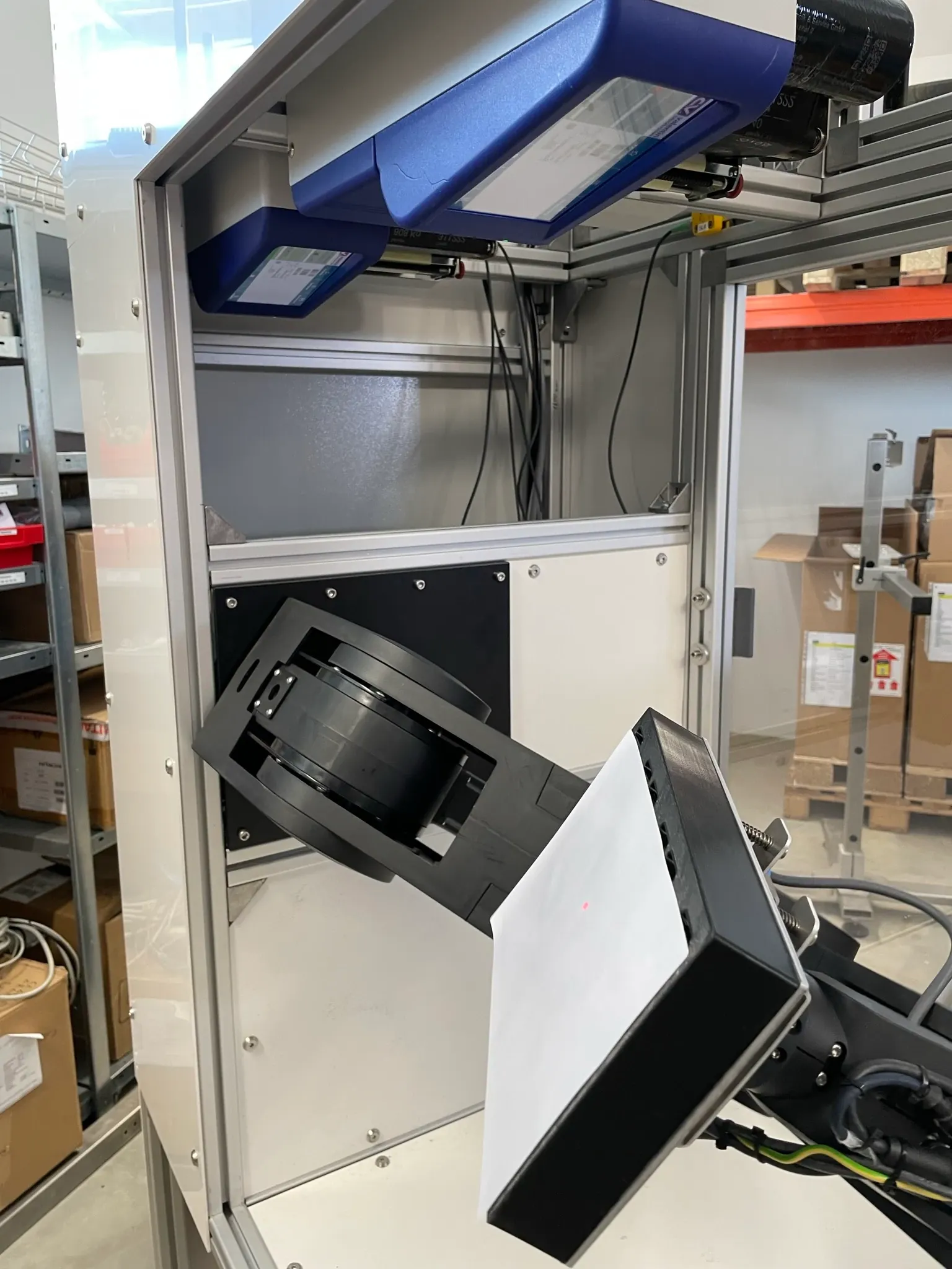 robolink® DP applies label