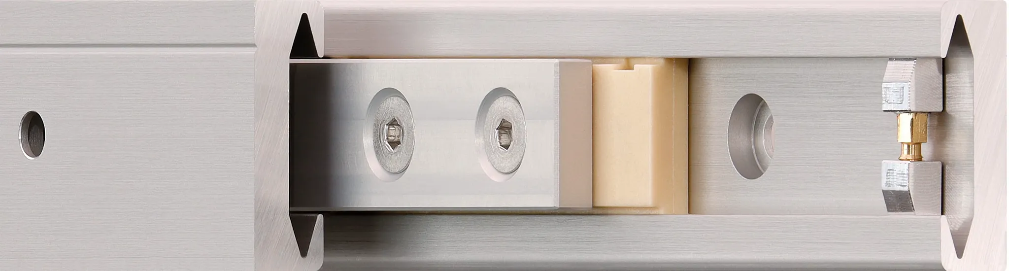 Telescopic rail with prism preload