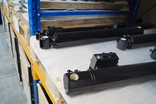 Chapel Group hydraulic cylinder with iglidur plain bearings