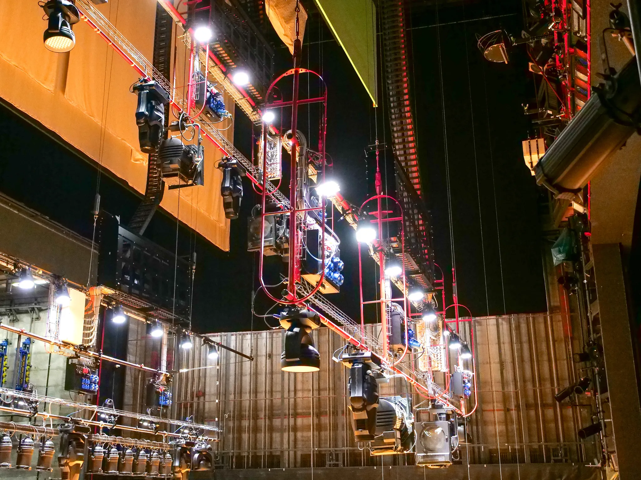 Zig-zag system at the Ingolstadt City Theatre