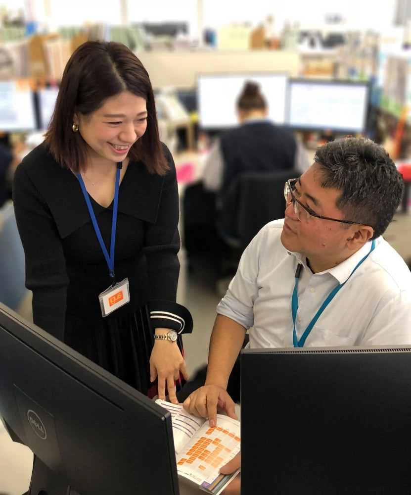 社員インタビュー　Customer Service　仕事の様子