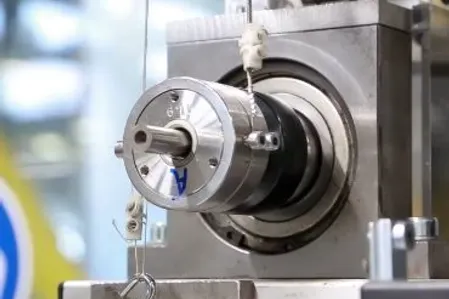 Friction test rotating