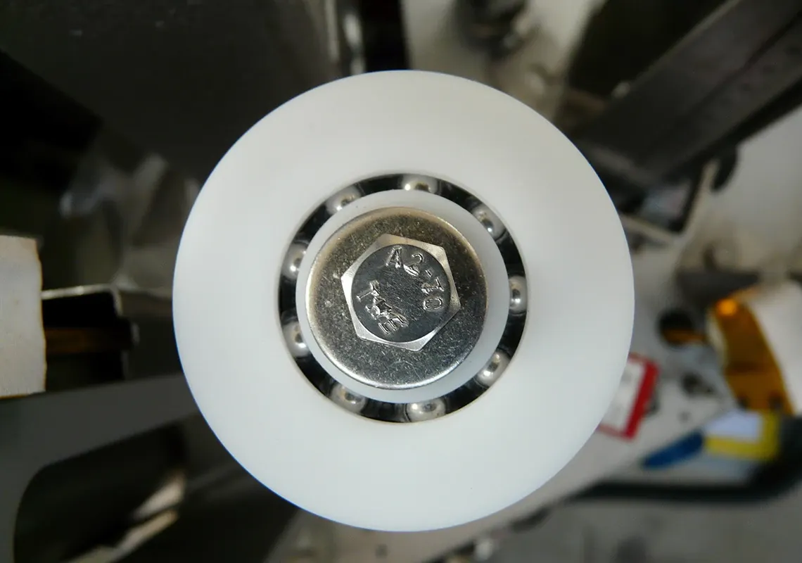 Conveyor roller xiros ball bearing