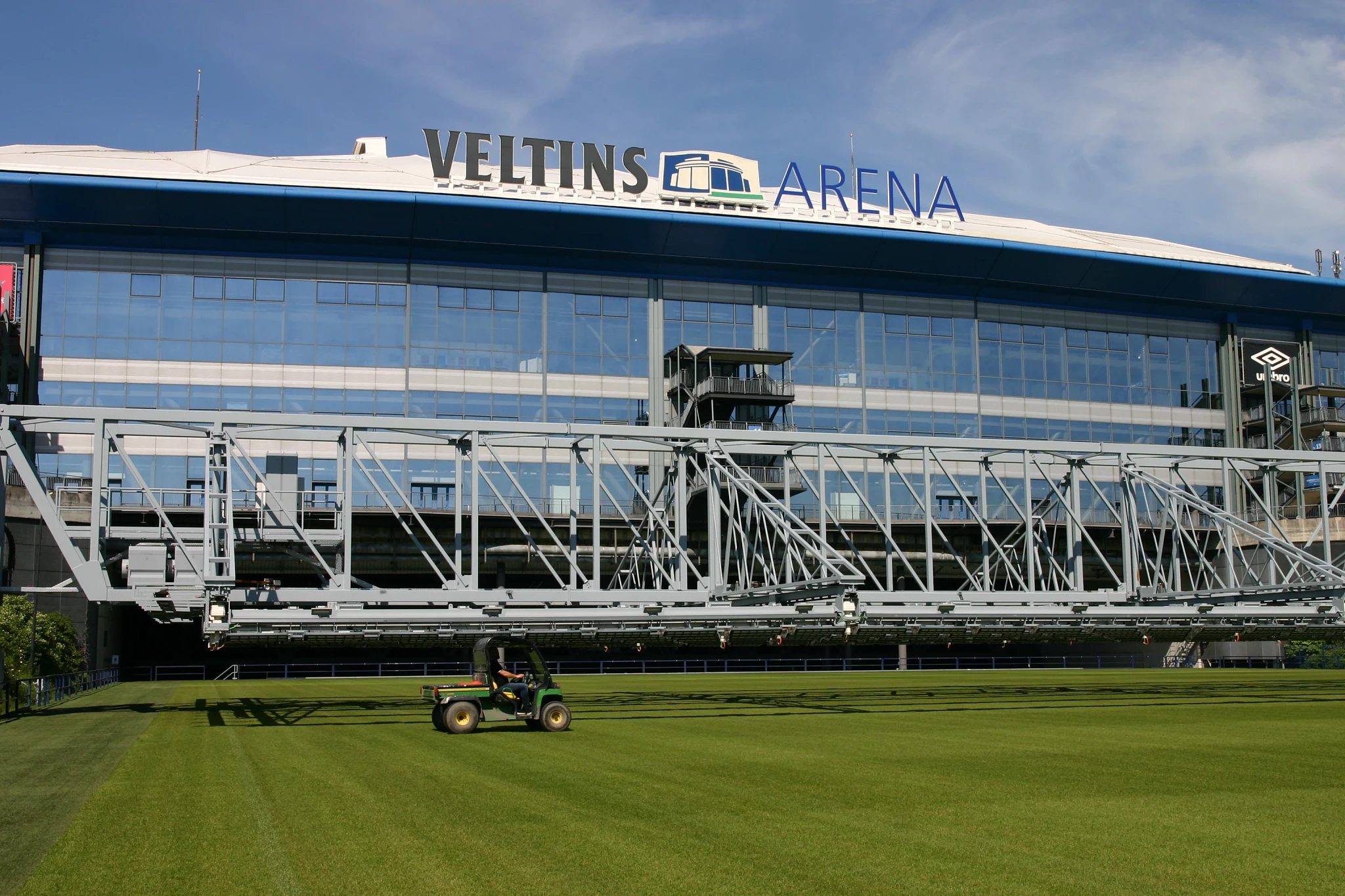 Turf lighting system in the VELTINS Arena