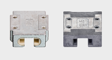 Miniature linear guide carriages for tight installation spaces