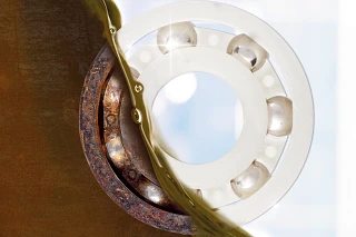 Ball bearings made of plastic compared to metal