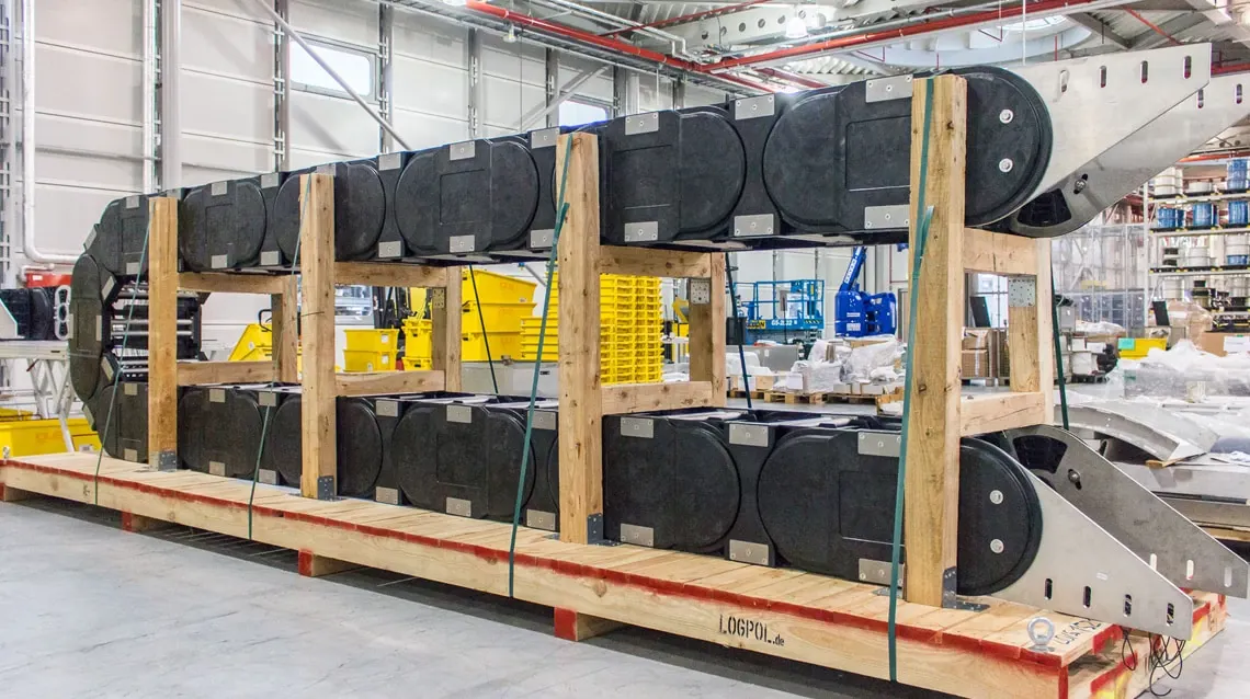 Cantilever and drill floor skids