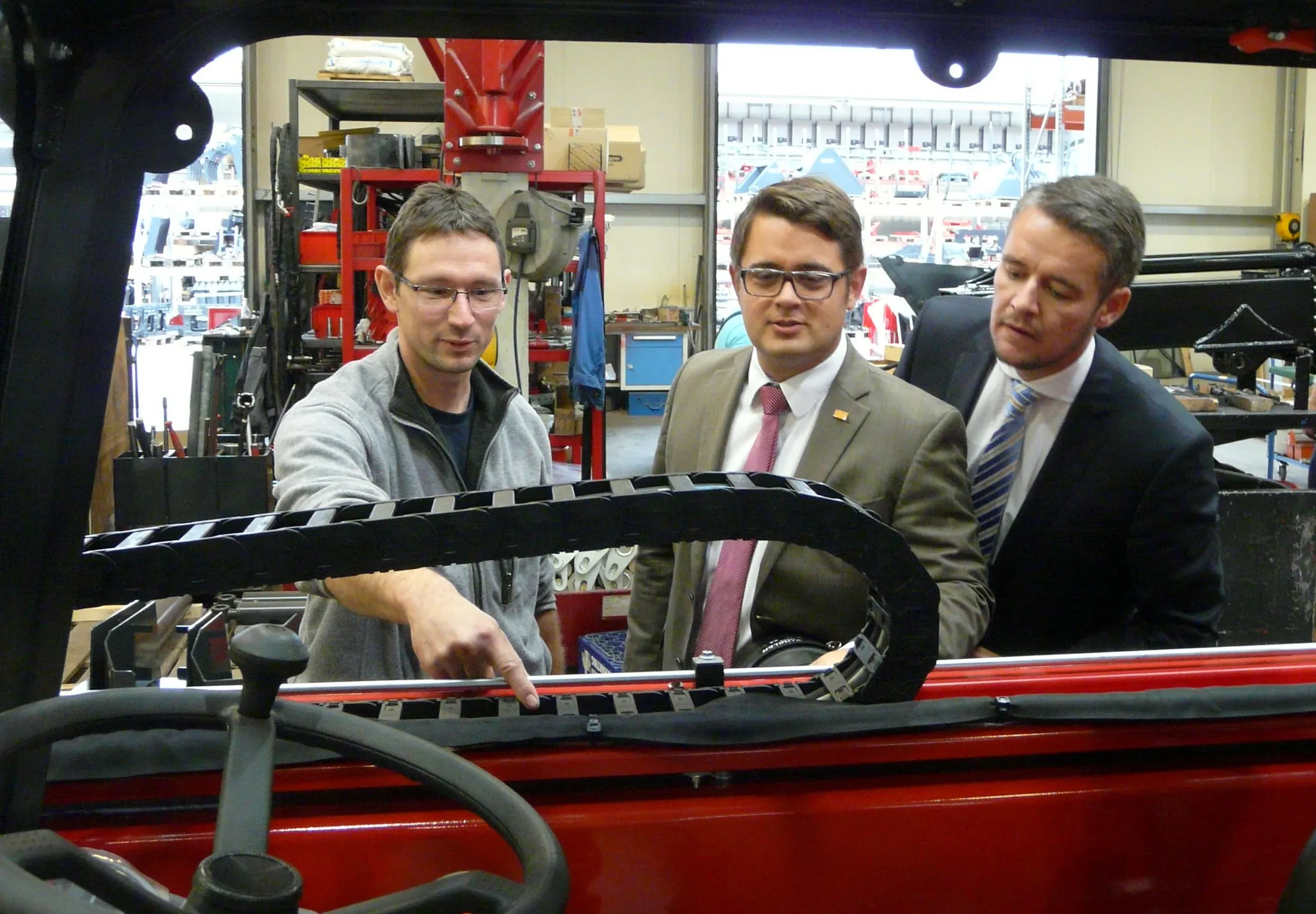 calha articulada no carregador telescópico de estaleiro