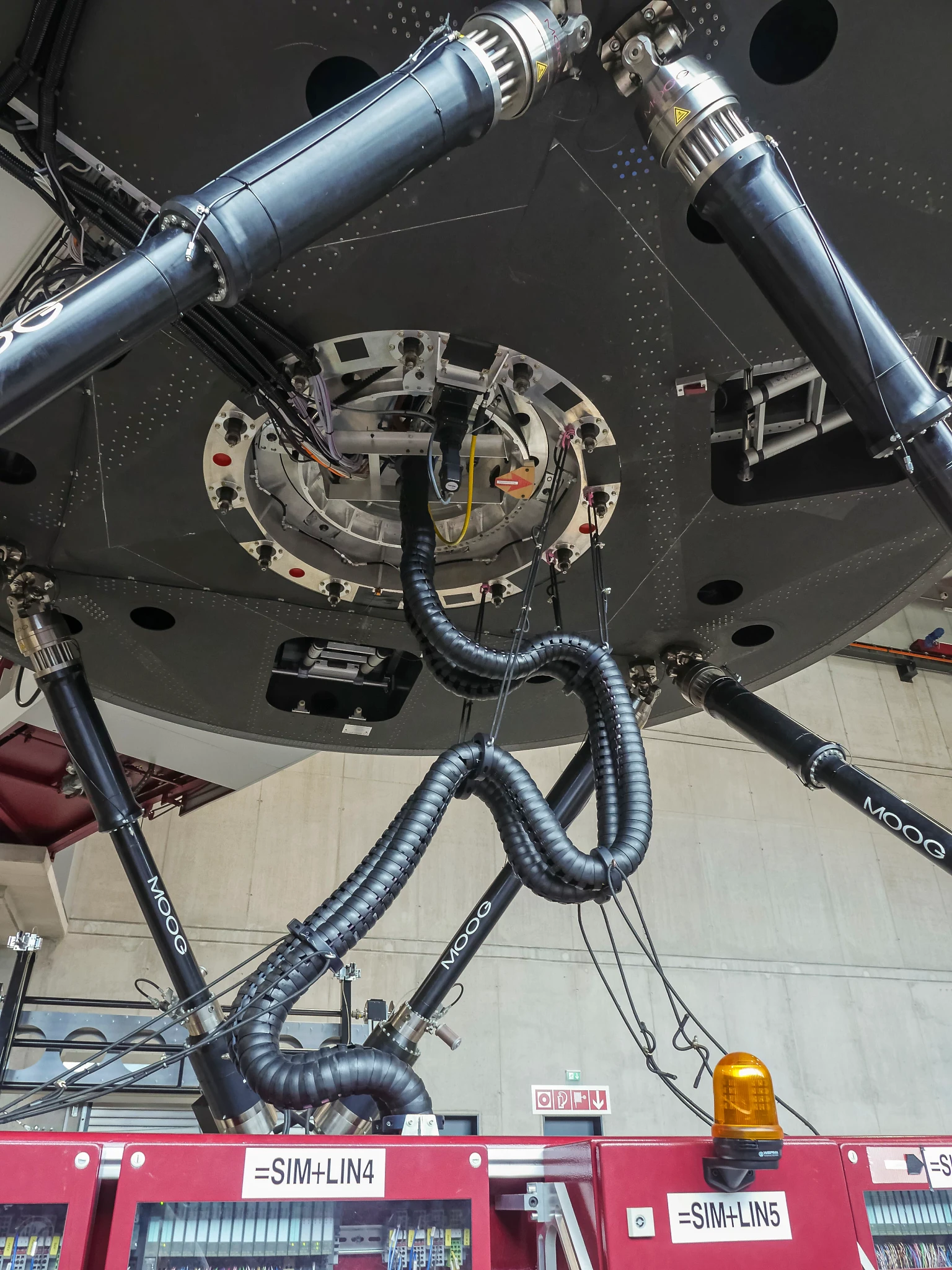 自動車運転シミュレータ