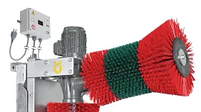 igubal on cow cleaning brush
