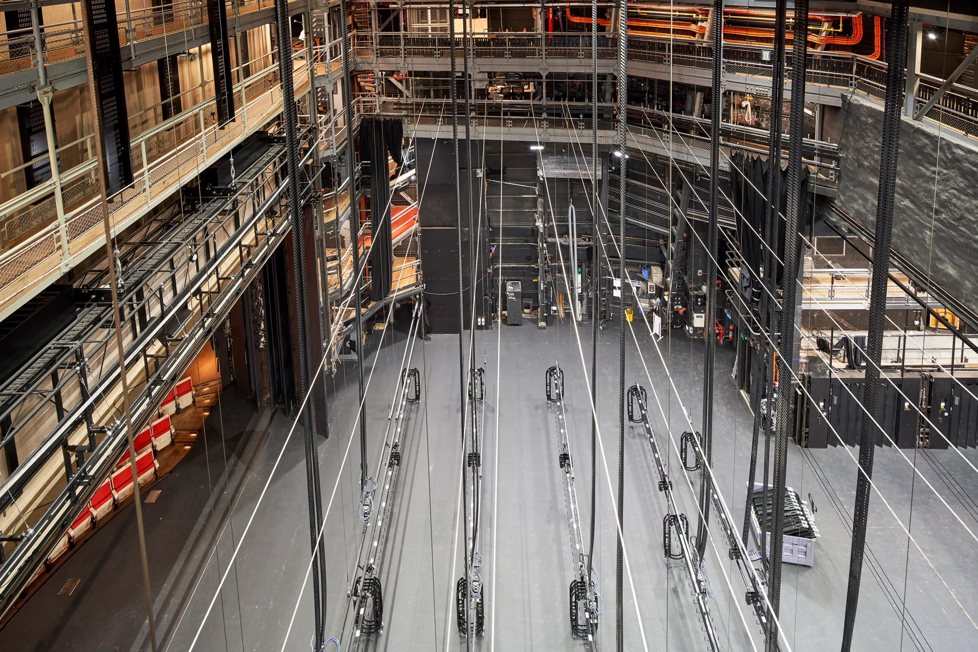 Stage technology with e-spool