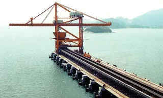 long travel cable carrier