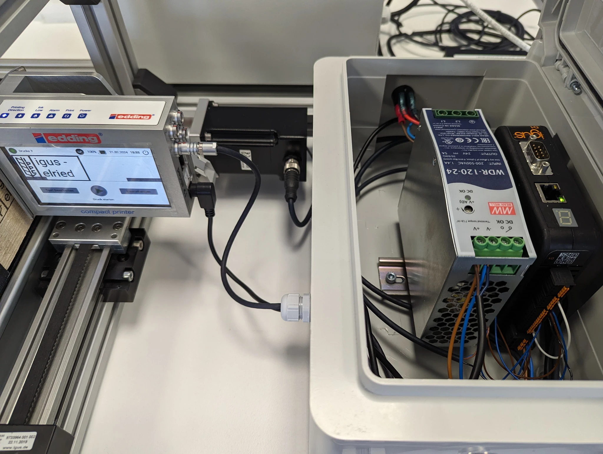 drylin ZLW e D1 nei sistemi di marcatura