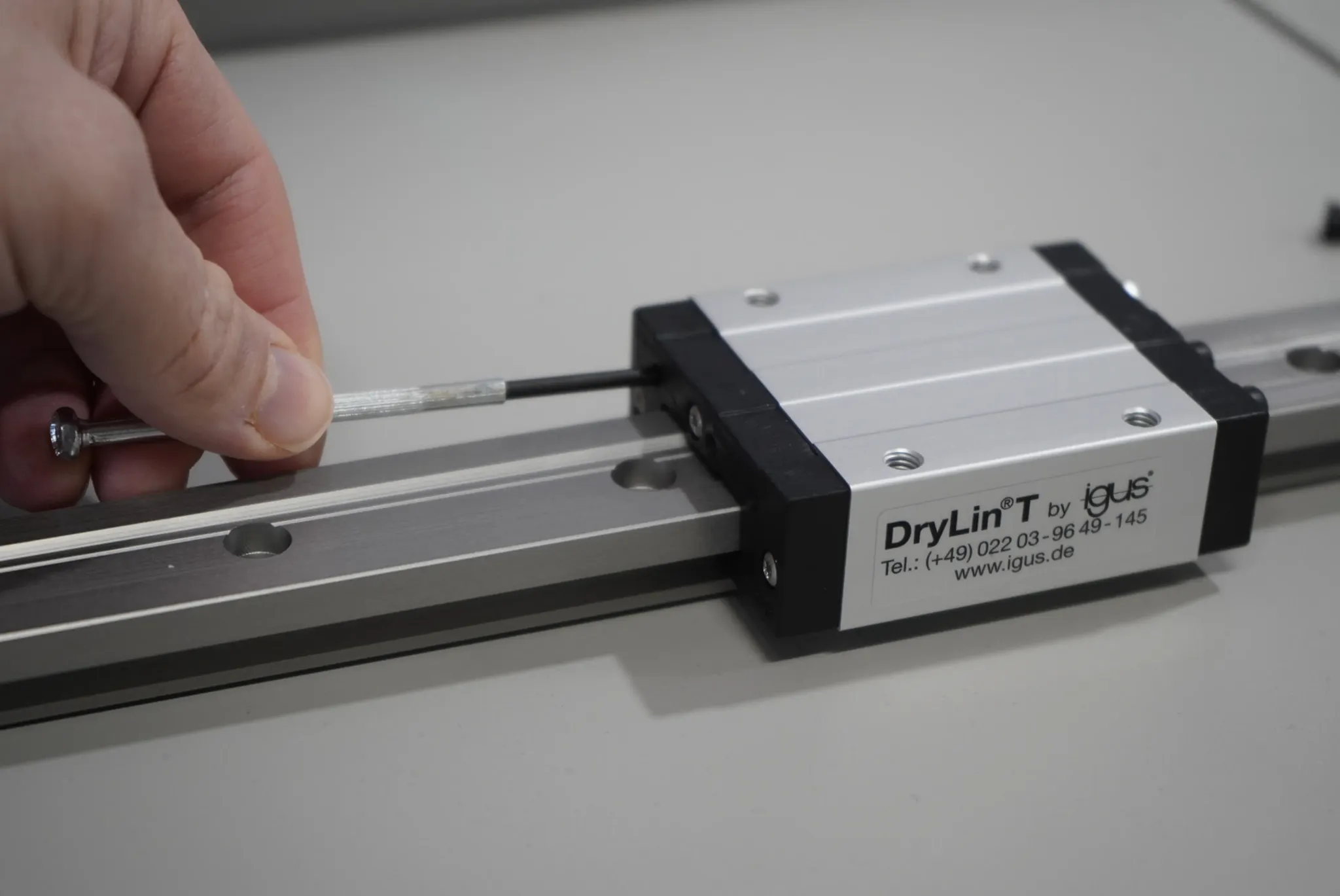 drylin T assembly image