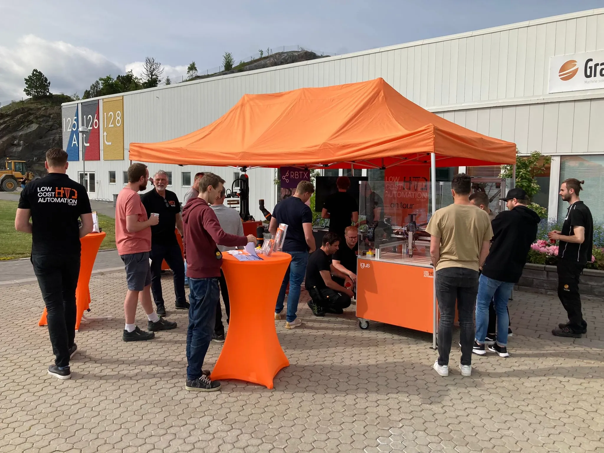 lca-roadshow-trade-show-stand-I