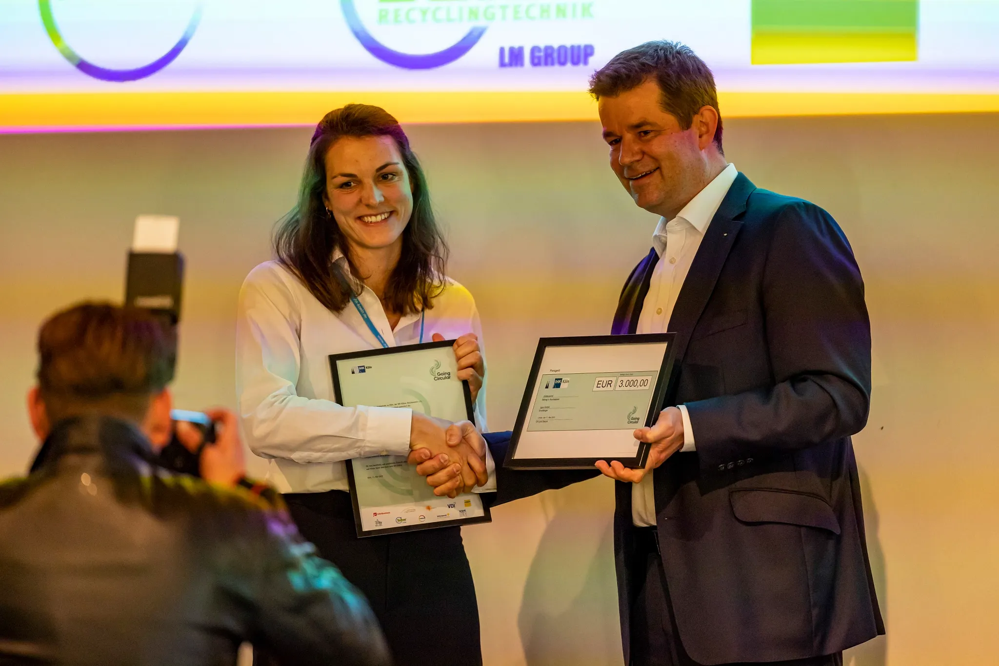 chainge gewinnt den Recycling-Wettbewerb „Going Circular“ der IHK Köln