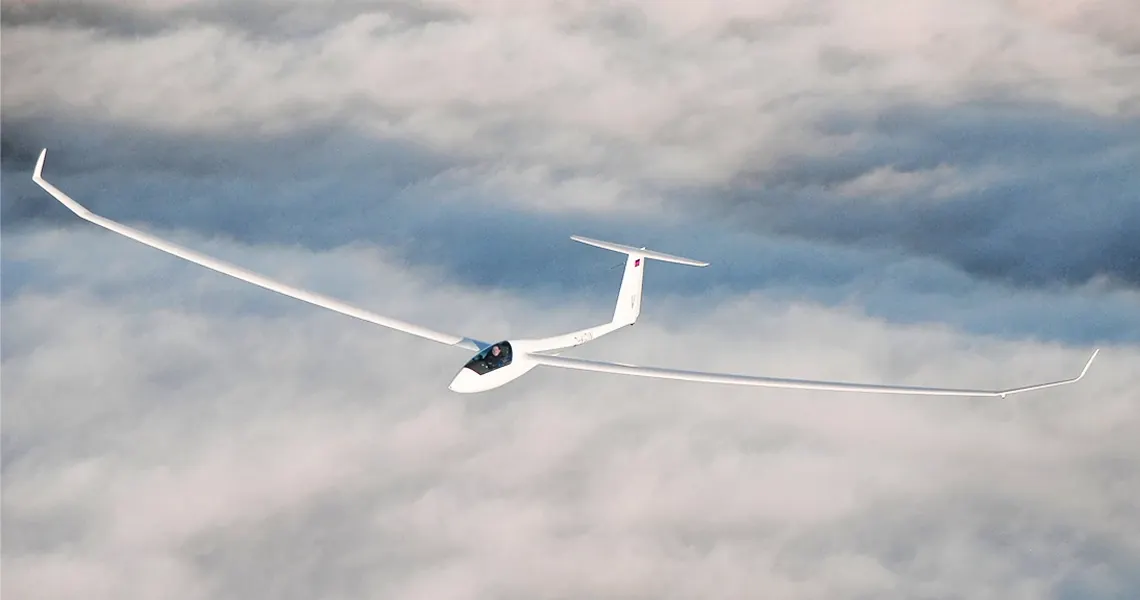 Planeadores en el aire