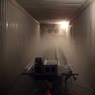 Test der chainflex®-Leitungen in der igus® Klimakammer