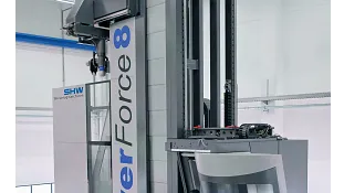 Weight-saving energy chains in a milling machine for bicyles
