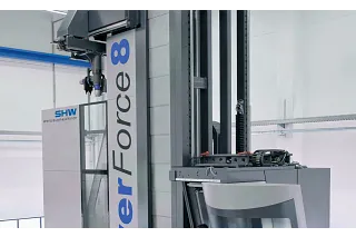 Weight-saving energy chains in a milling machine for bicyles