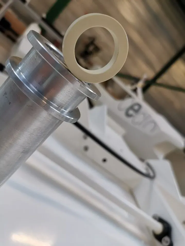 Maßgefertigtes Gleitlager für Katamaran