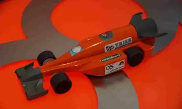 F1スクール南東部の無限のスピード