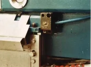 plastic bushing shown on Autosplit D3 splitting machine 