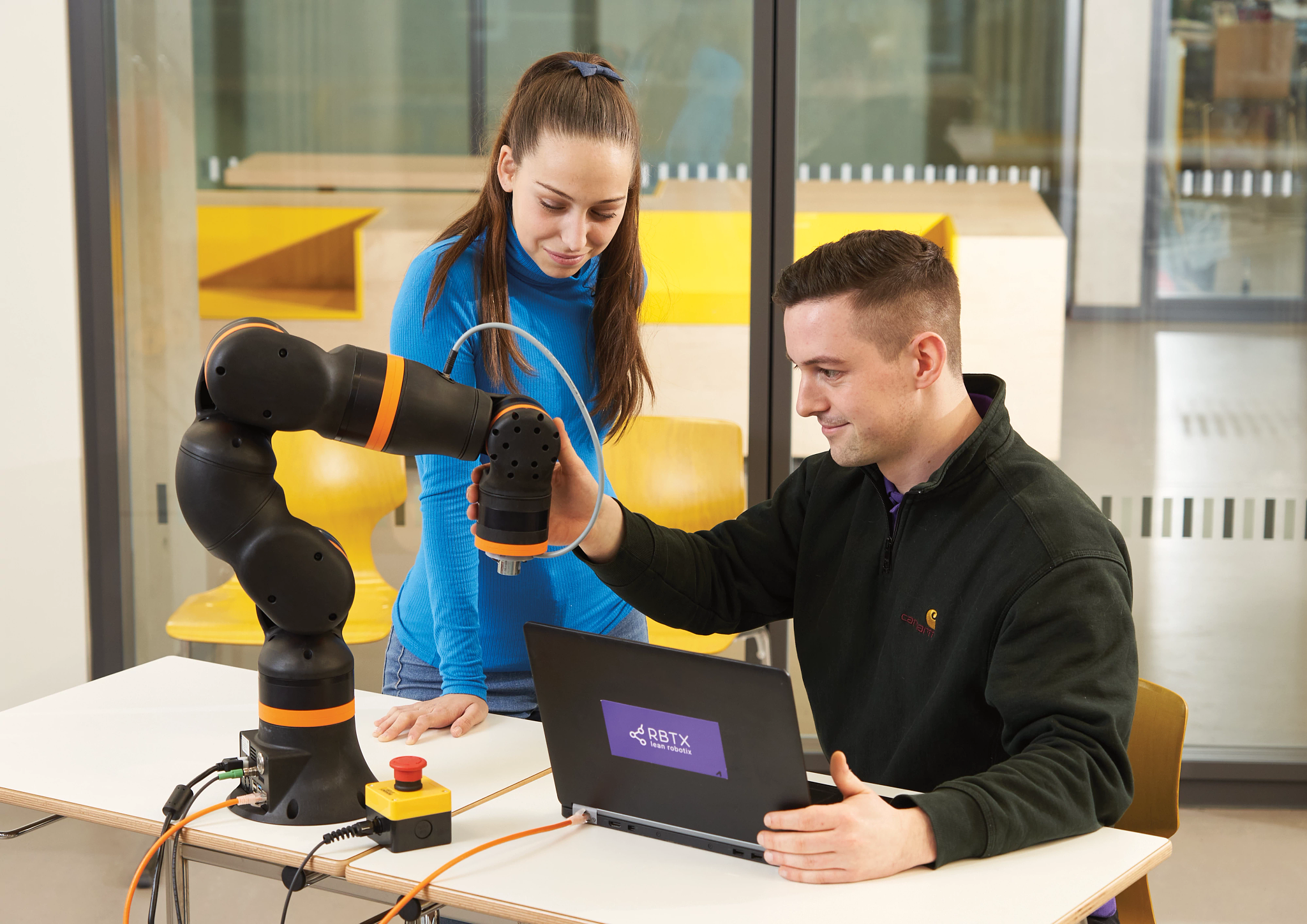 Young Engineers Support from igus