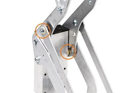 Produktfoto, Nahaufnahme oben, des Doppelmayr Bike Clip mit gekennzeichneten igus Lagerstellen