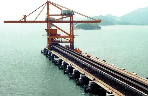 grúa de descarga de buques