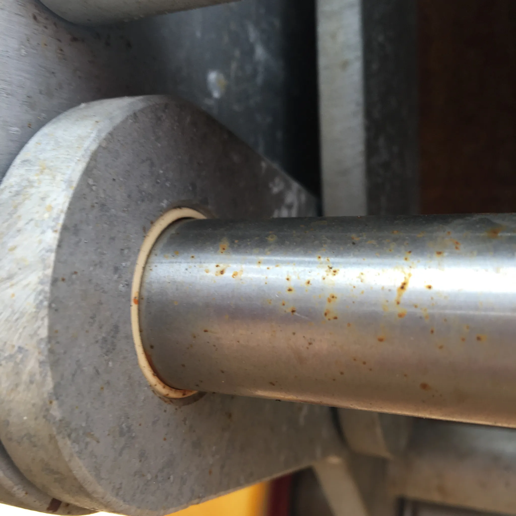 Plain bearings made of iglidur Z are used in the joints of the robot. The high-performance polymer is wear-resistant, corrosion-free and requires no lubrication.