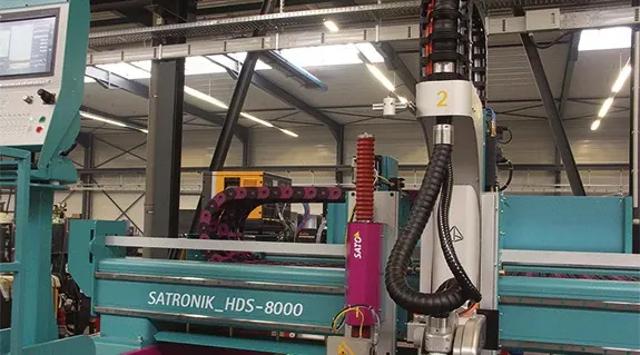 Plasma cutting machine