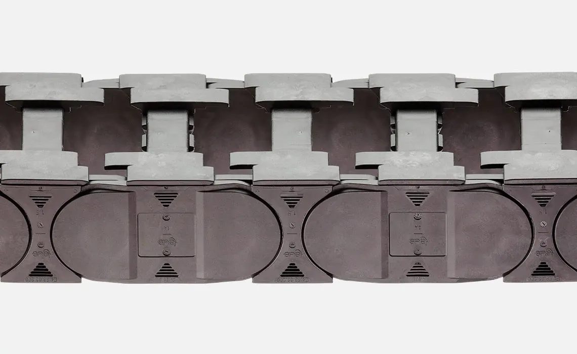 Glide pads for energy chains