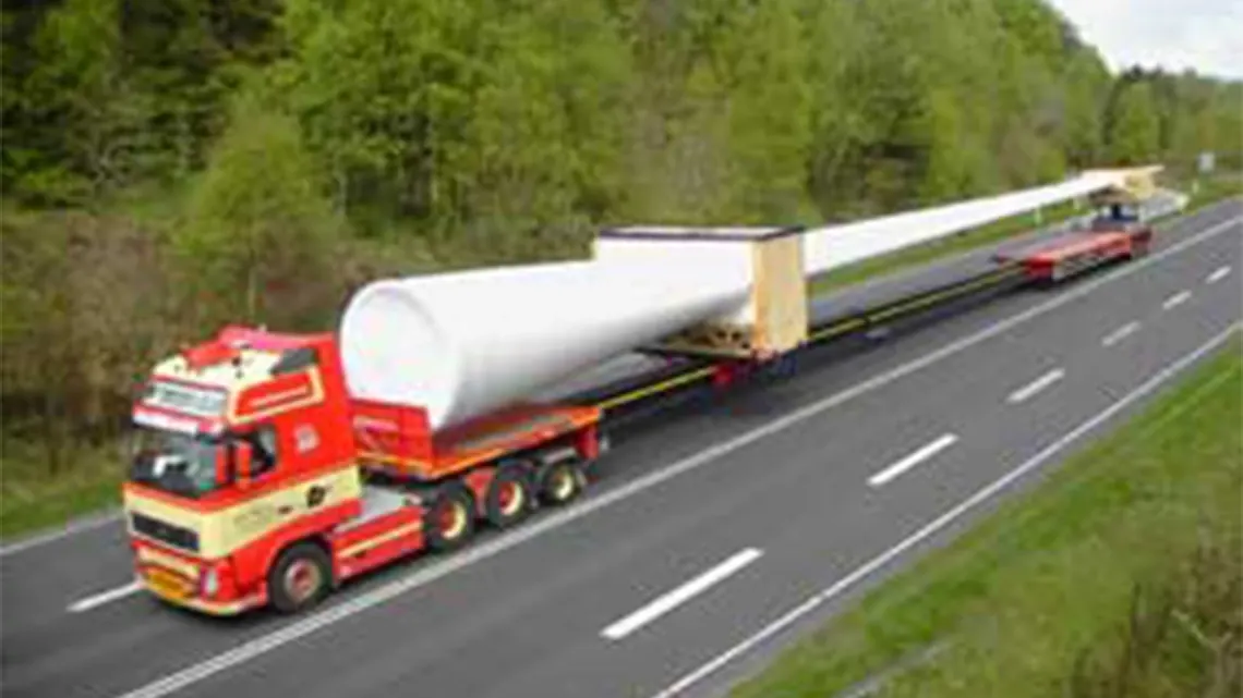 Three-axle semi-trailer truck of Goldhofer AG