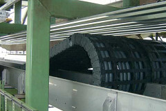 Roller energy chain on STS crane