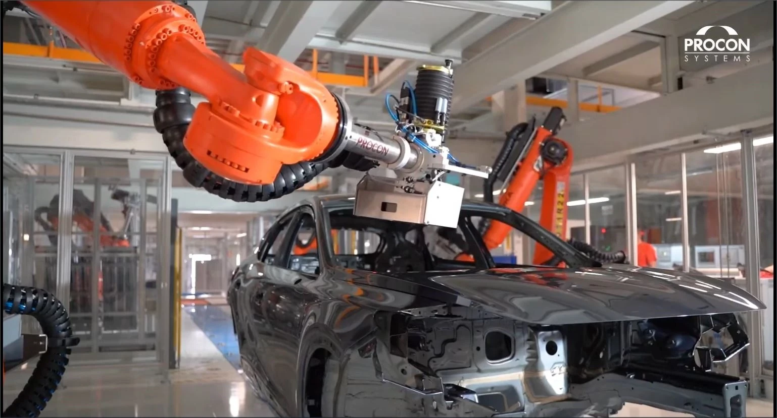 triflex Energieketten in autonomer reparaturzelle bei Seat