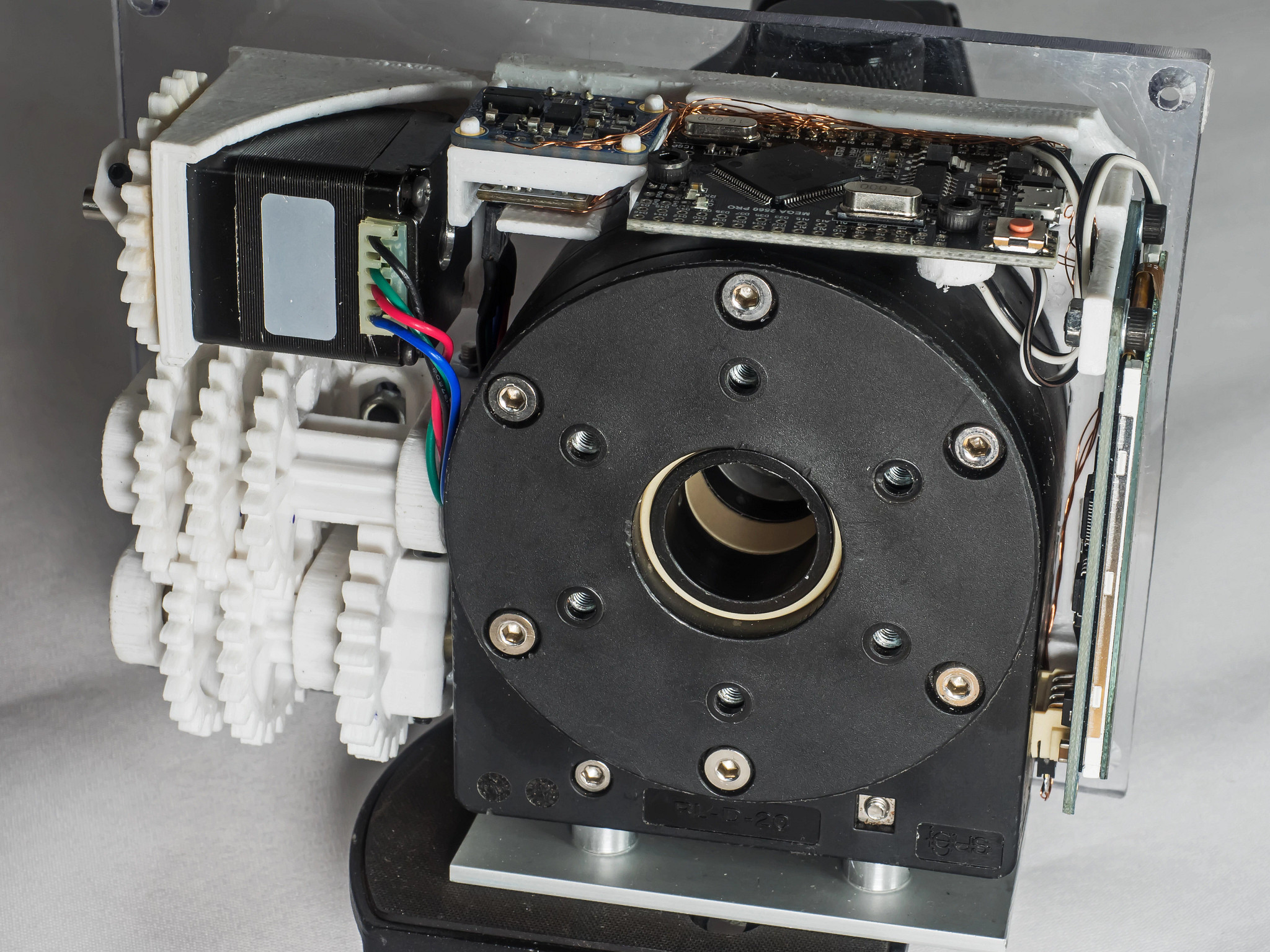 Gearbox for astrophotography device