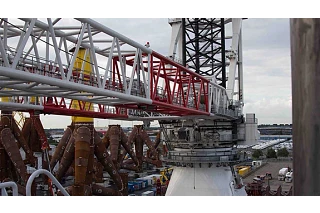 heavy-duty ship crane