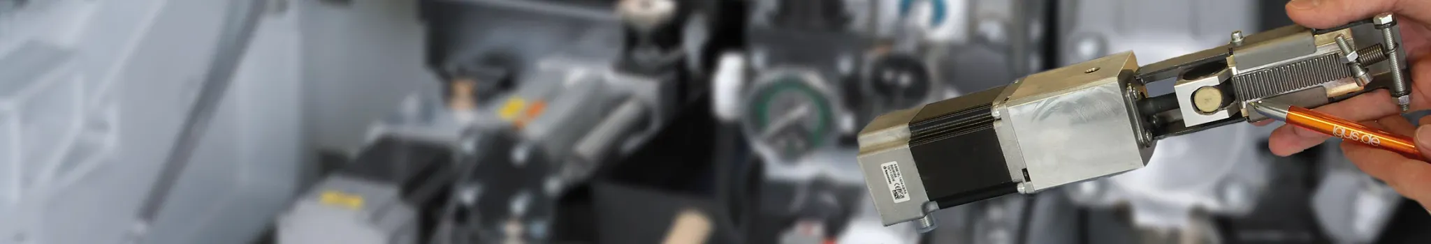 <font size="7">For perfect edges</font><br>Brandt edge banding machine</font>