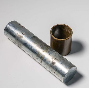 iglidur Z plain bearing on galvanised shaft