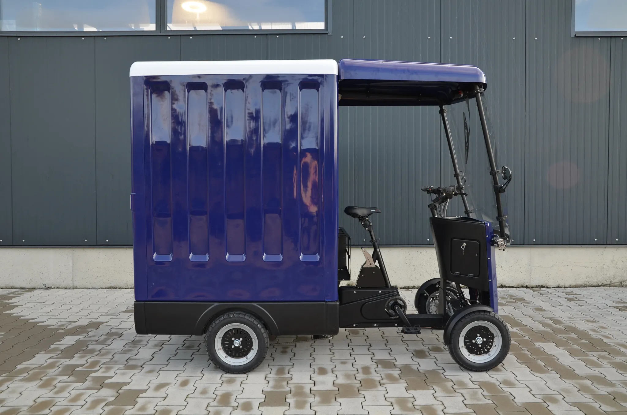 Schwerlast-E-Cargobike von b&p