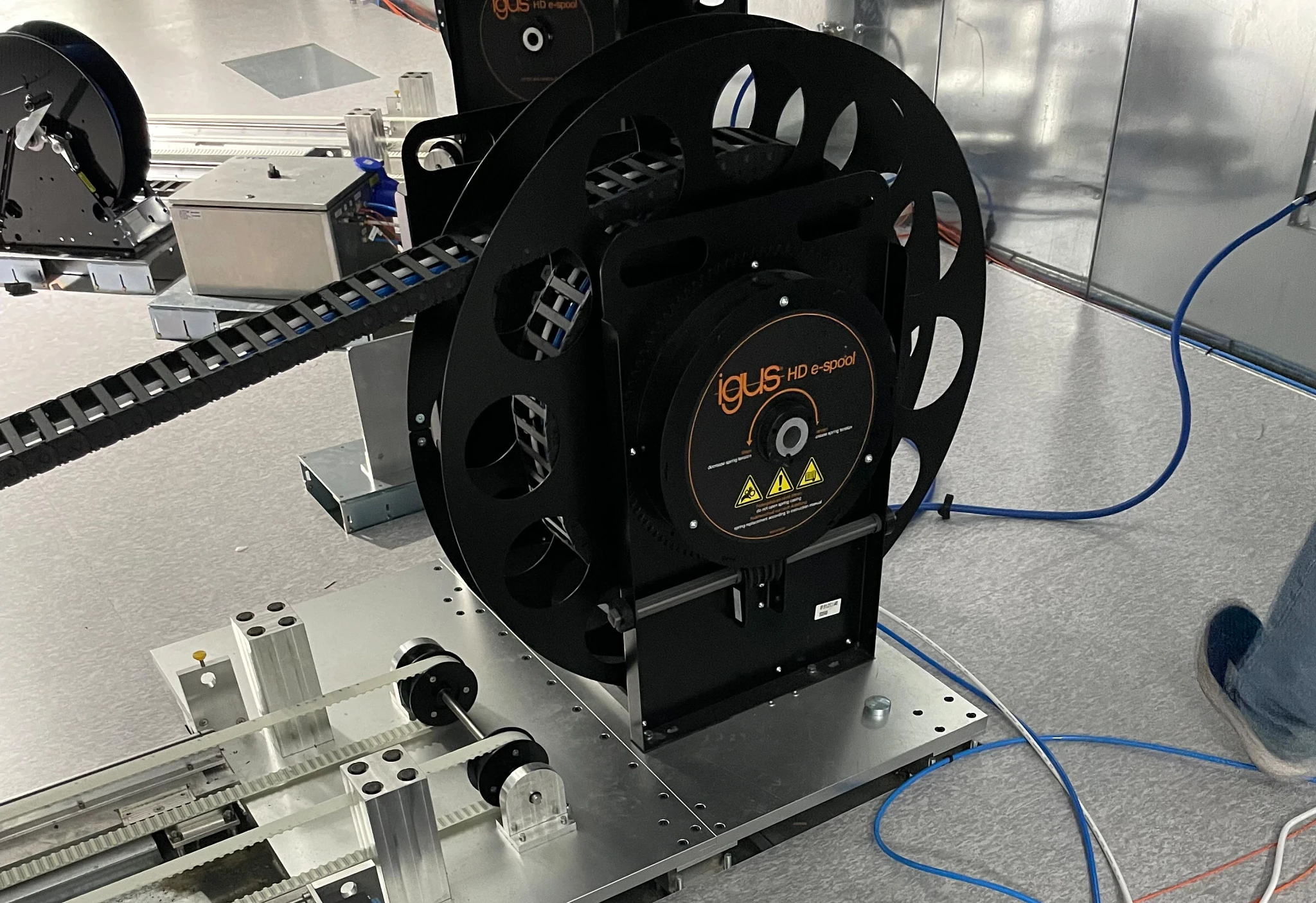 testopstelling met energieketting en e-spools van igus®