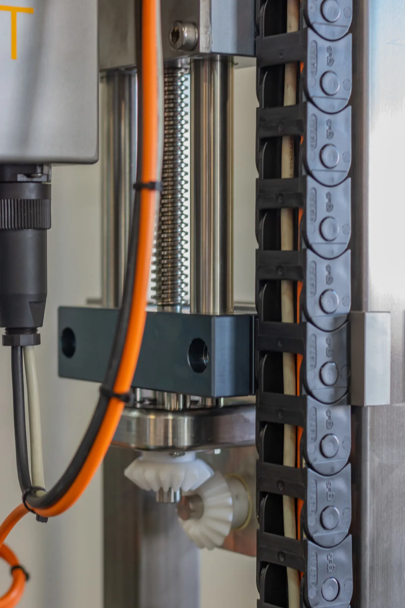 Series E14 energy chain