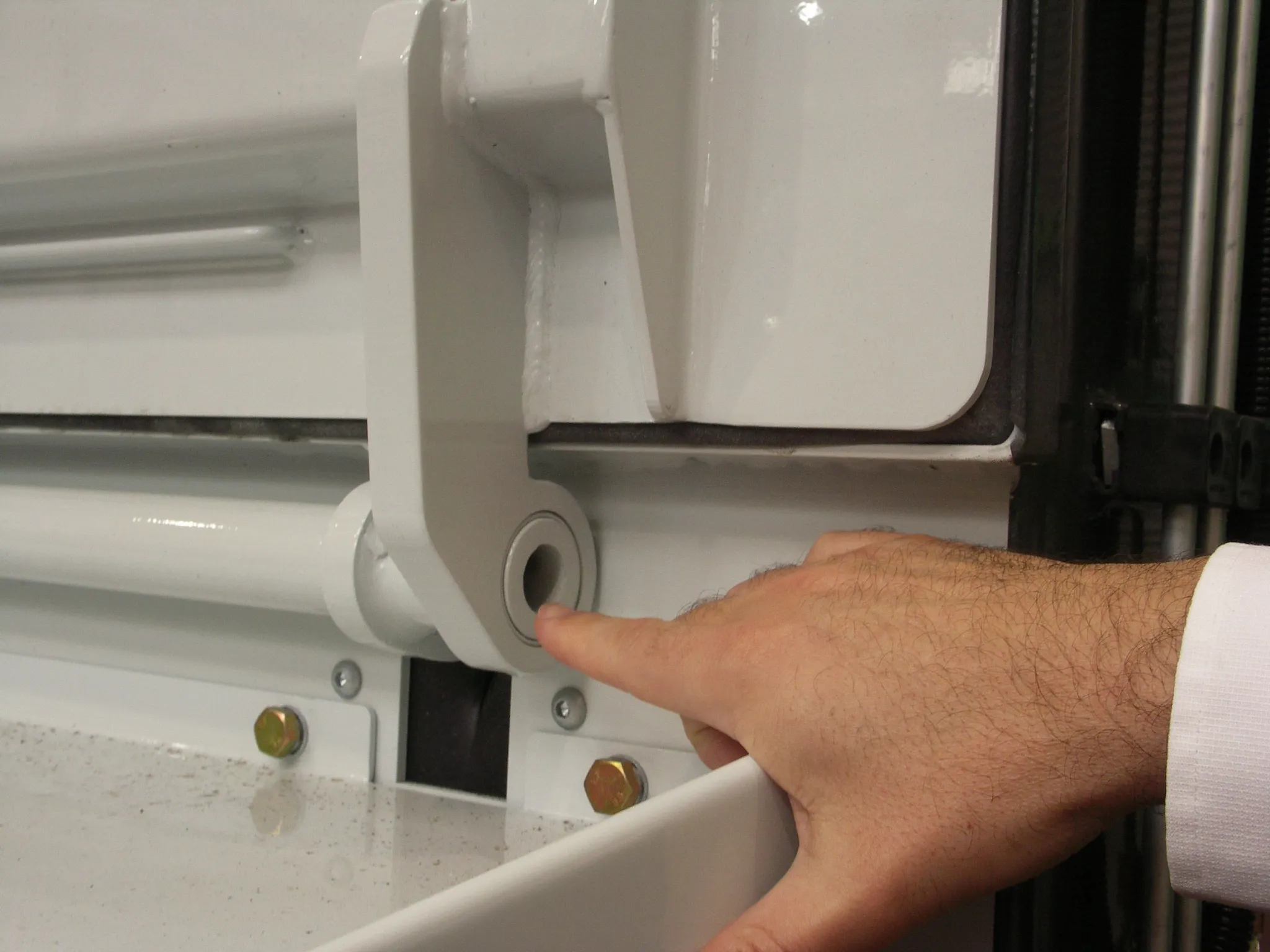 Łożyska ślizgowe iglidur w obszarze tylnej pokrywy